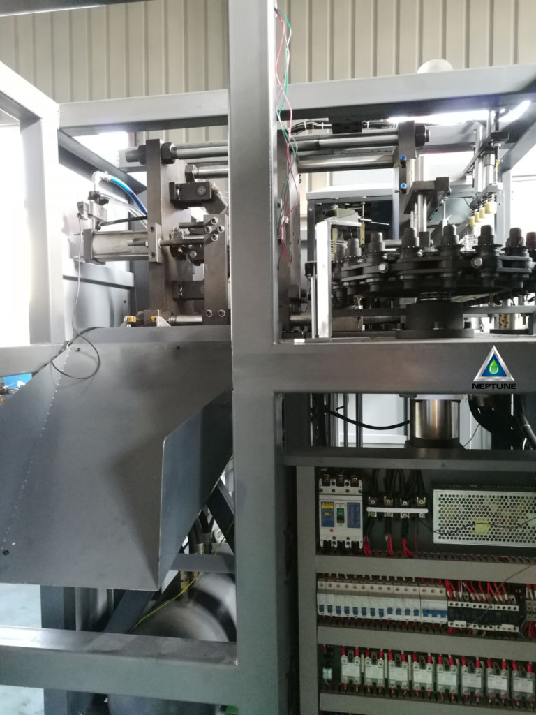 inside of the blow molding machine 1